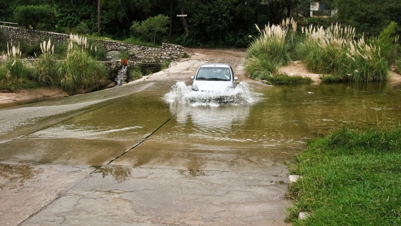 Wet Weather Driving Tips - driving tips for bad conditions